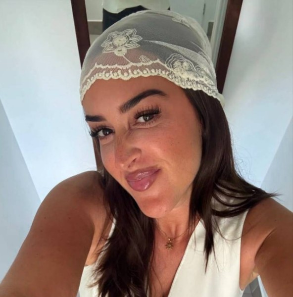 Alma, 40, Witney