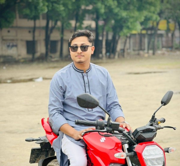 Nahid R Rahmqn, 25, Grlitz
