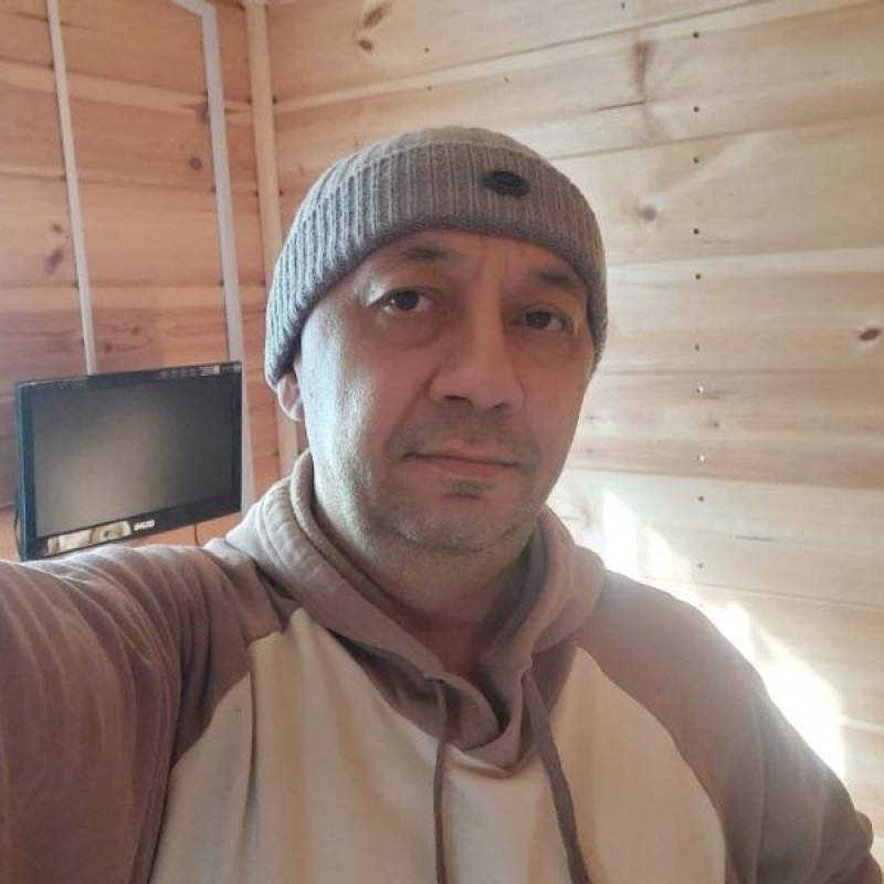 Zufar, 52, Abiko
