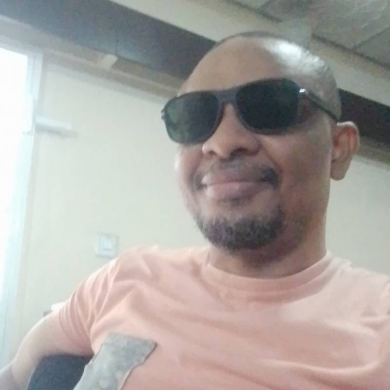 Rex, 46, Albania
