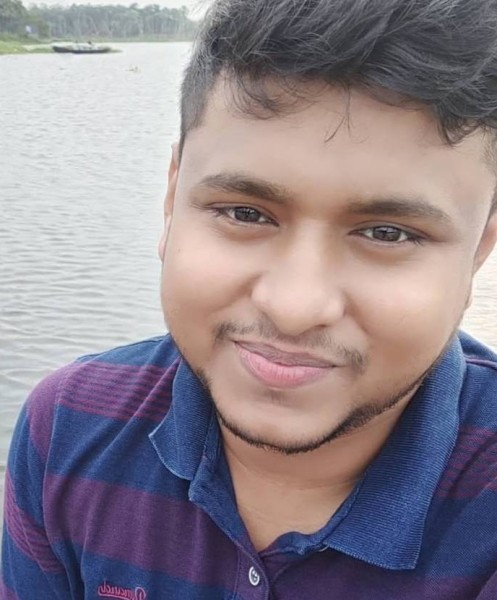 Redoy, 30, Fatulanarayanginjbangaldesh