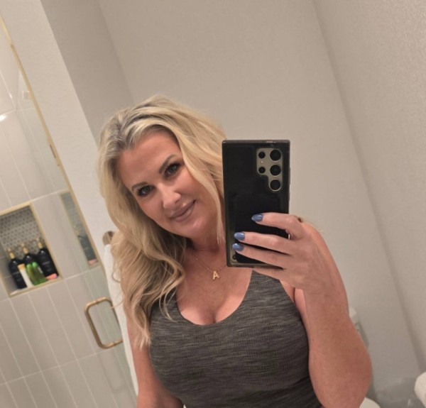 Anni, 40, Cottogeram