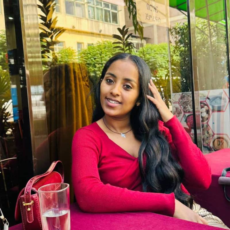 Sofia Johnna, 24, Madakasira