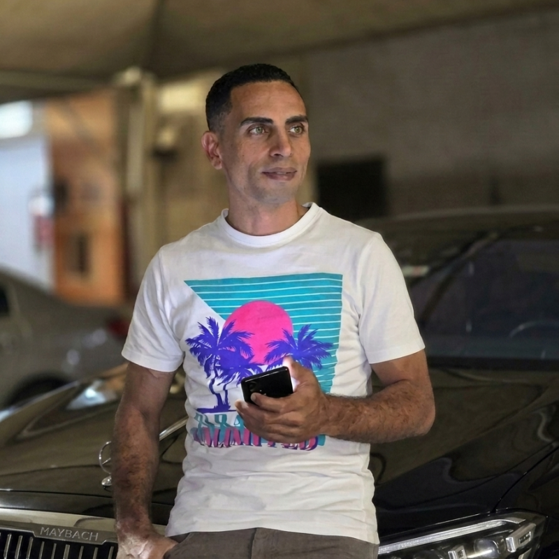 Robn, 36, Duarte