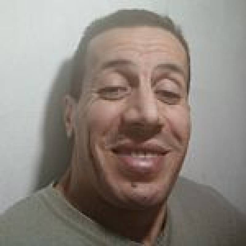 Hakim., 47, Khromta