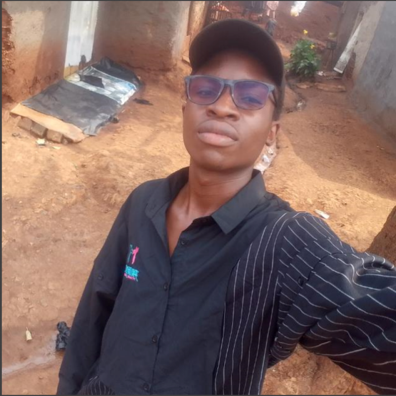 Ezra, 20, Socop