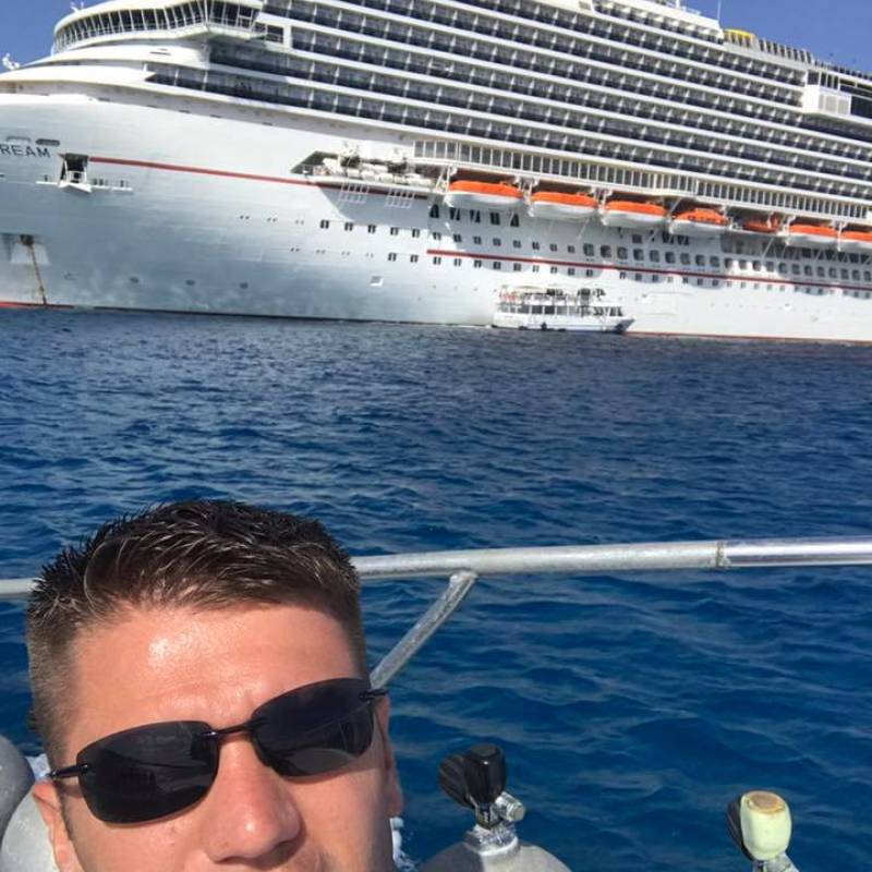 George, 19, Lower Bicutan
