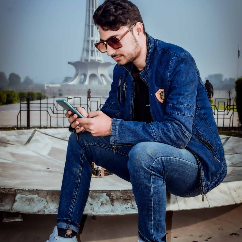 Uzair, 19, Beaconsfield