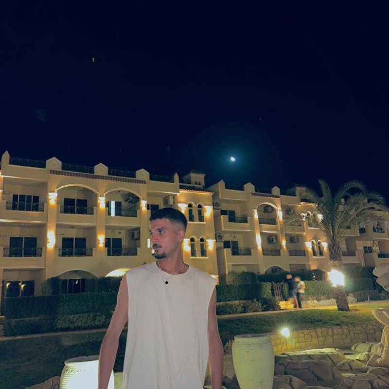 Eslam, 27, Cherbourg