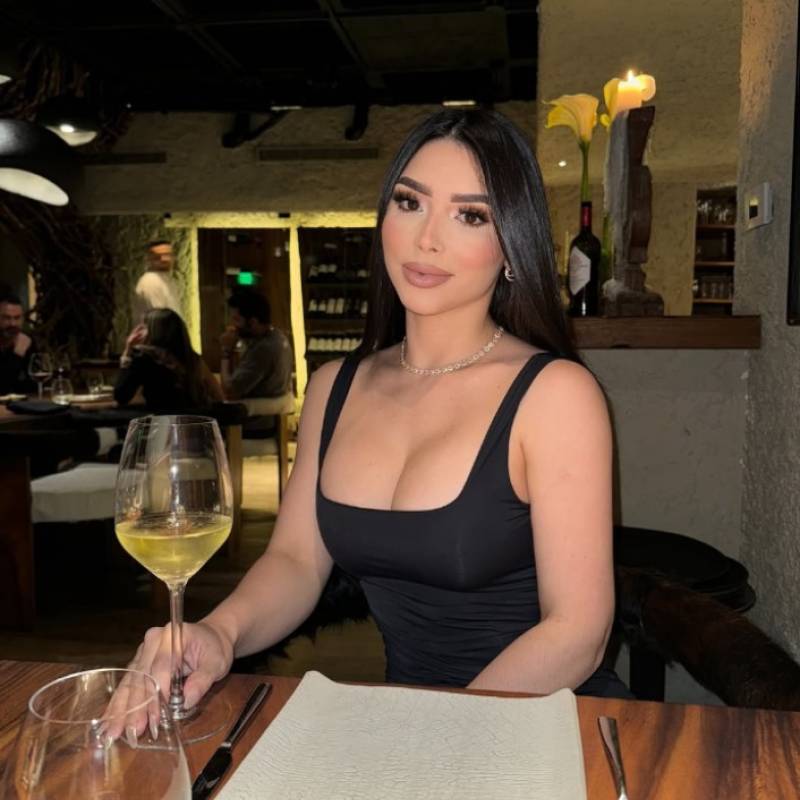 Mia, 33, University Of Californiasanta Barbara