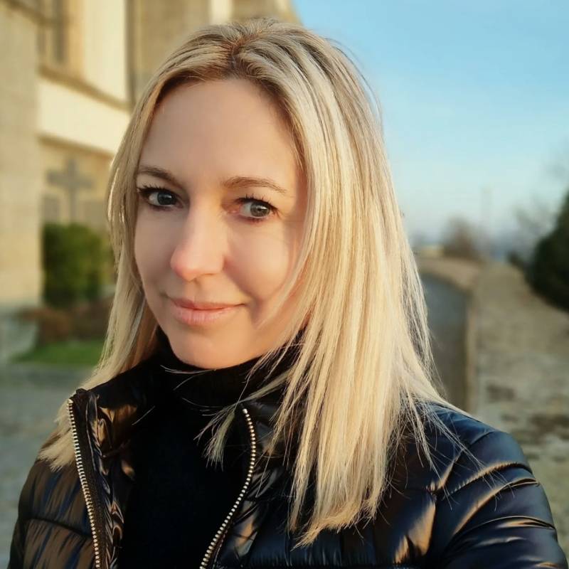 Laura, 35, Illinois