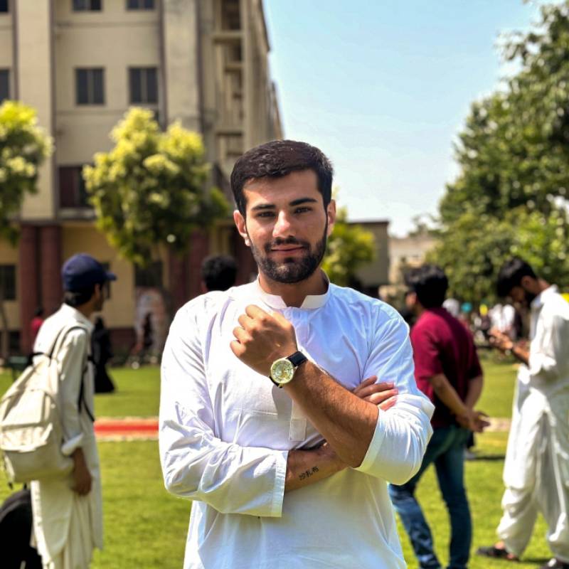 Shazaib, 18, Flron