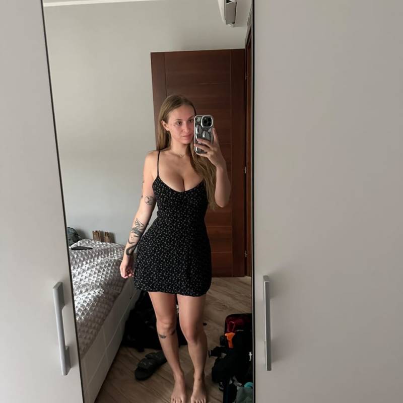 Becky, 18, Central African Republic