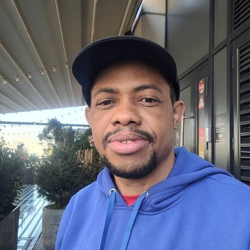Lucky, 40, Ferros
