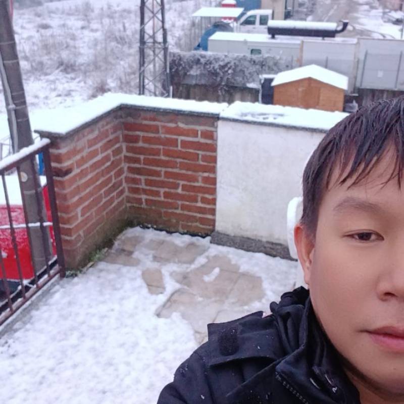Benedict, 41, Makato