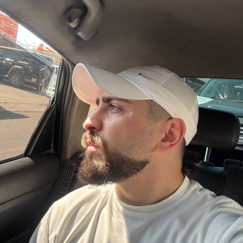 Luka, 31, Akola