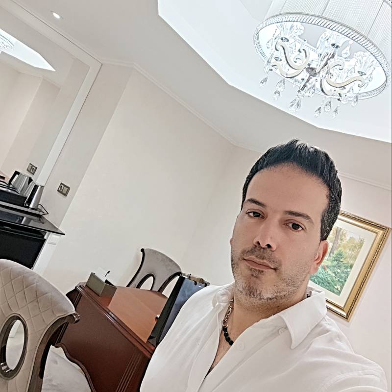 Pezhman, 41, Bangladesh