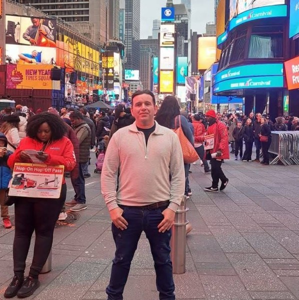 Santiago, 39, Bikou