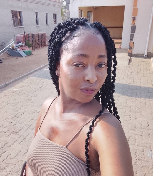 Daisy Rose, 31, Thane