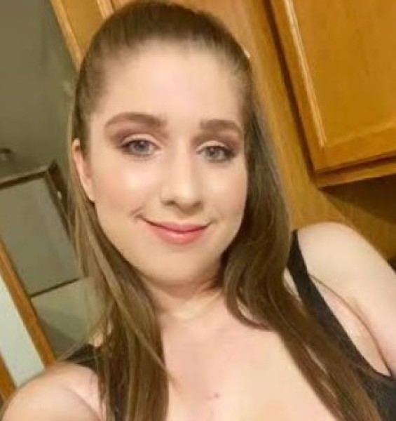 Laura Smith, 30, Escoublac