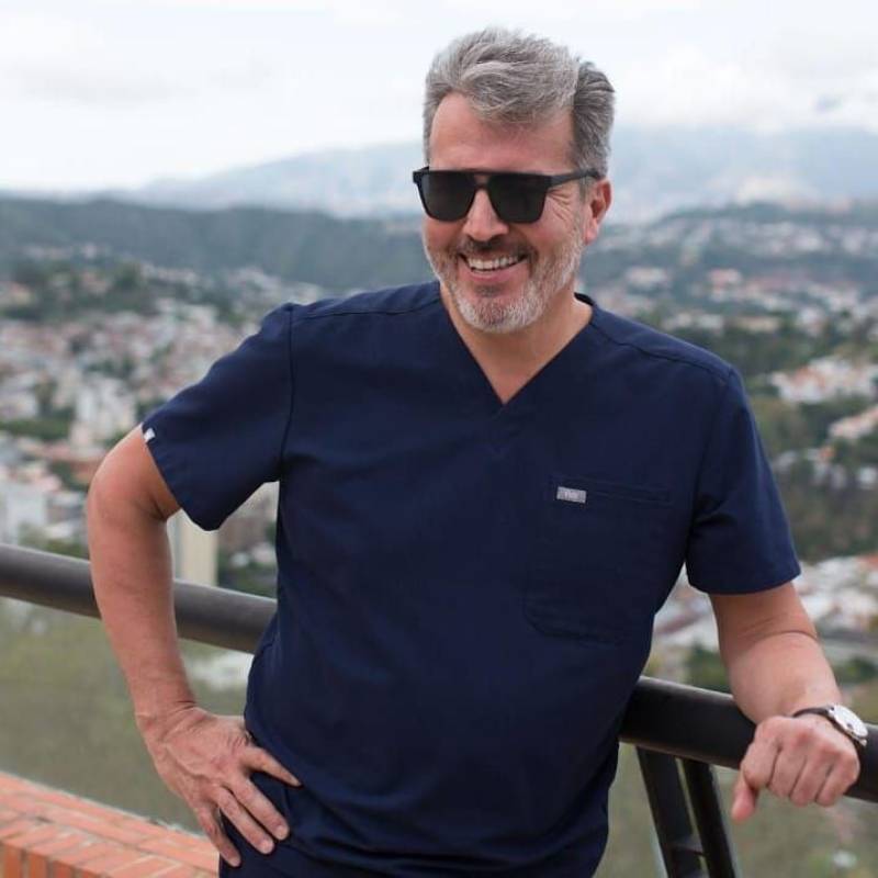 John daniel, 59, Saraynu