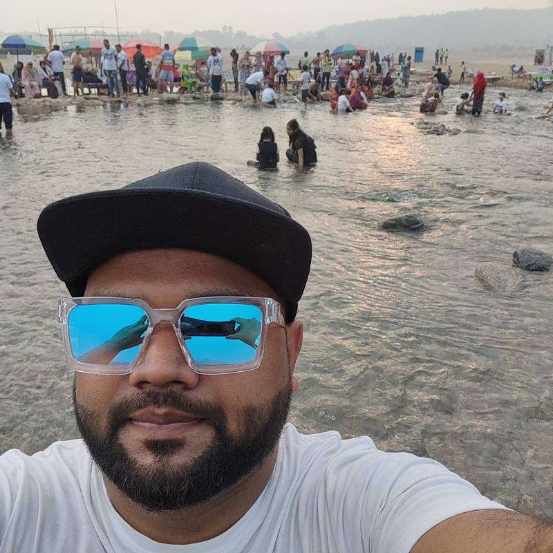 Junayed, 32, Bingham