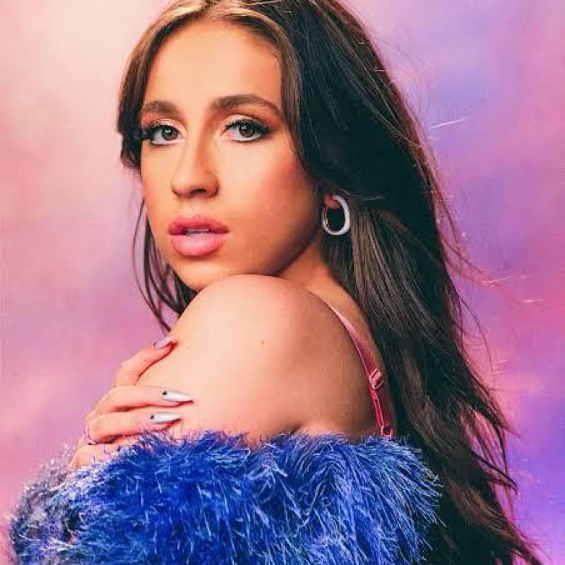 Sarah, 26, Quebec City