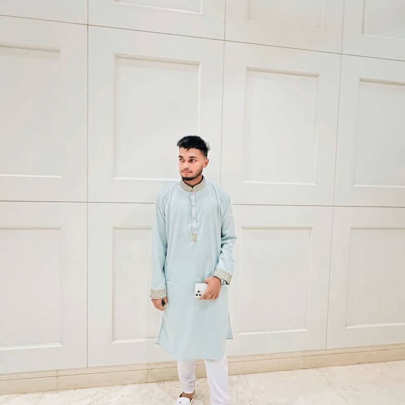 Sa iF, 26, Ambararatabe