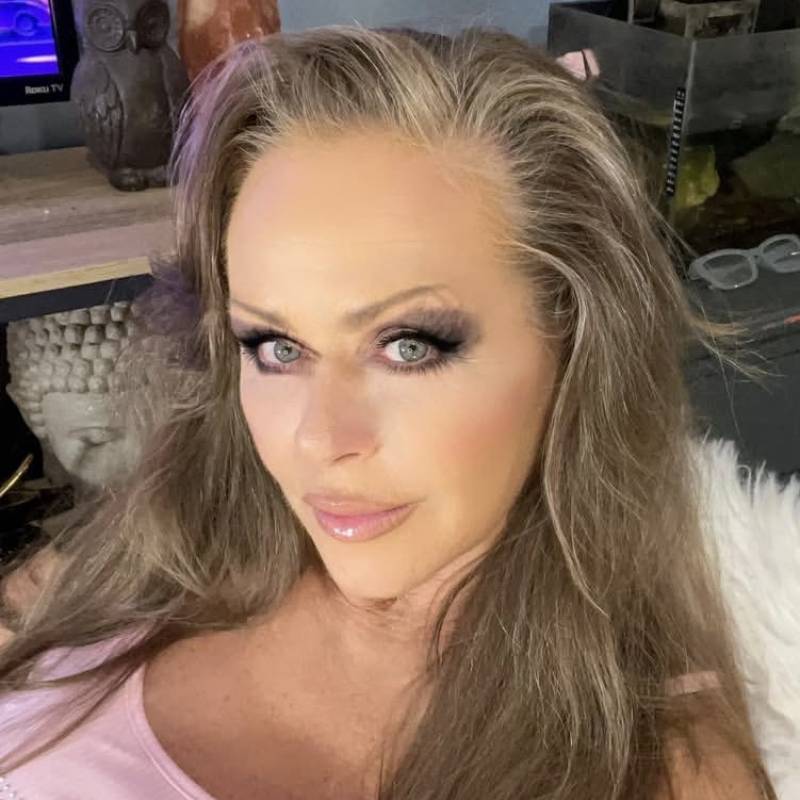 Serena, 43, Hobigonj