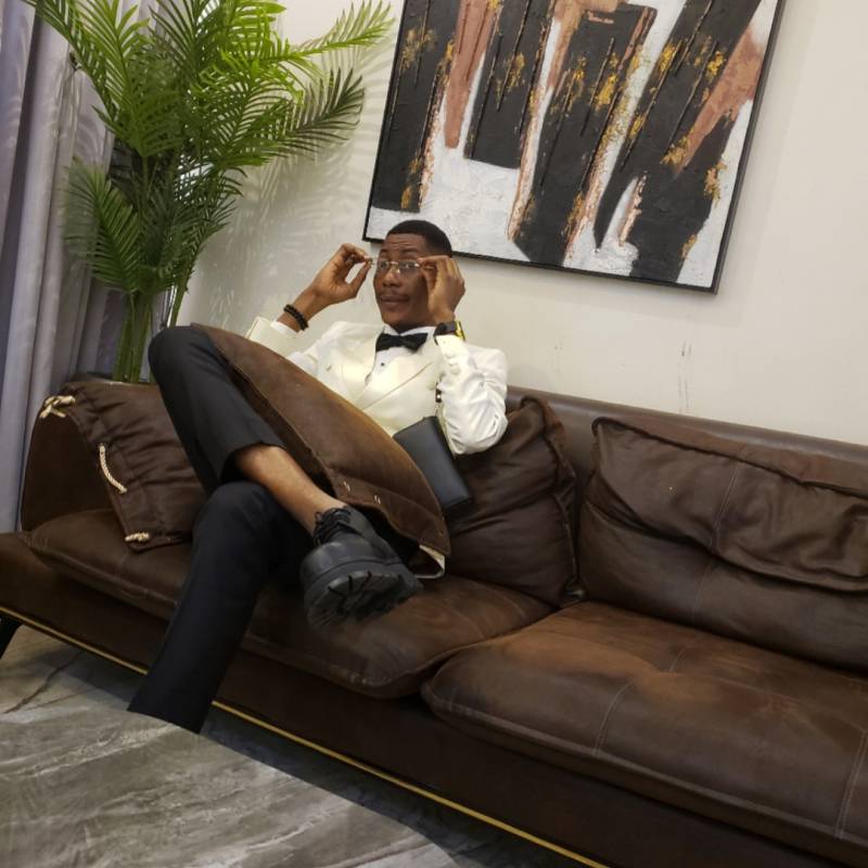 Torbie, 38, Rosu