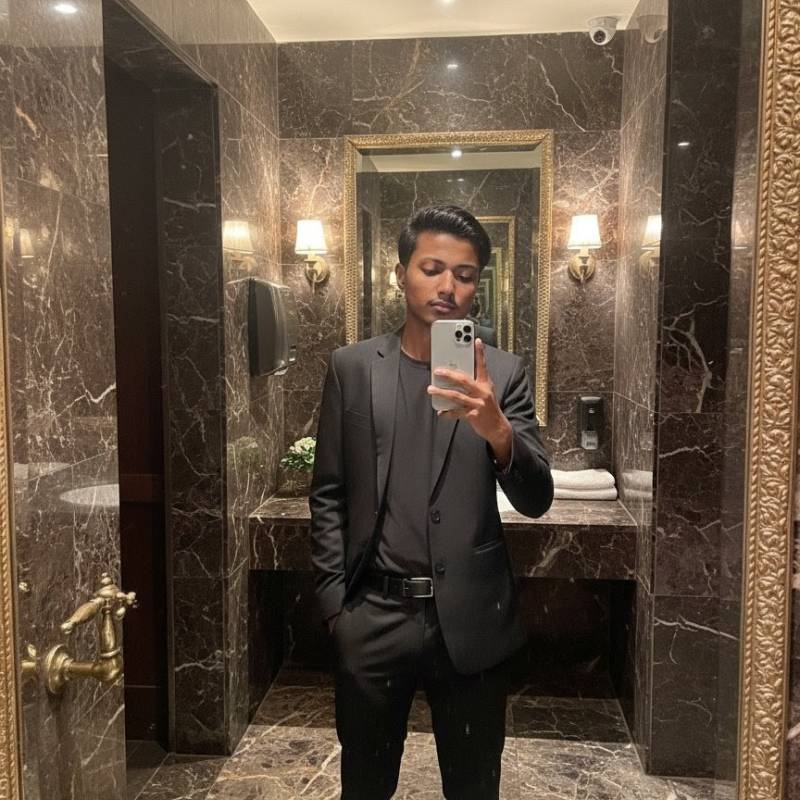Md ayman Ahmed, 20, Patos