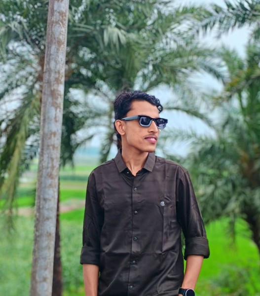 Noman, 23, Mexico city