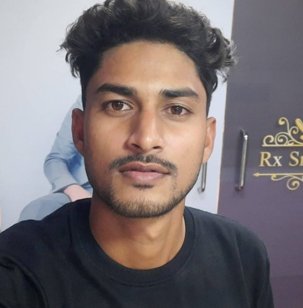 Ayon, 23, Beius