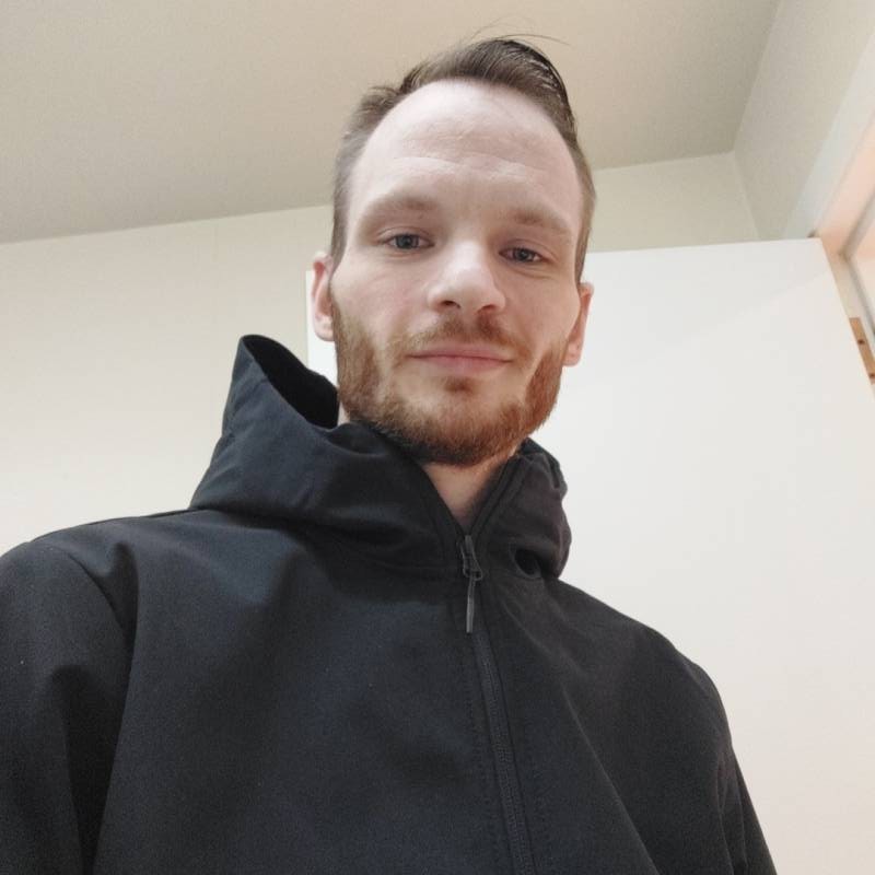 Zoltan, 31, Ayn