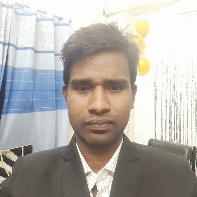 James, 19, Leghorn
