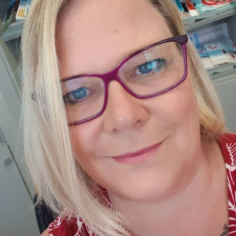 Alexandra Katec, 49, Pasivedalajimma
