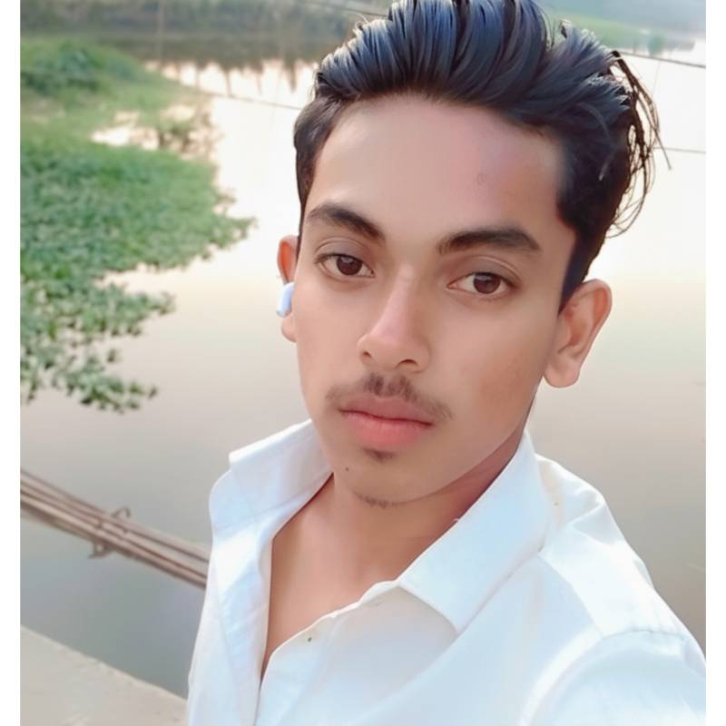 Akash, 22, La Reja