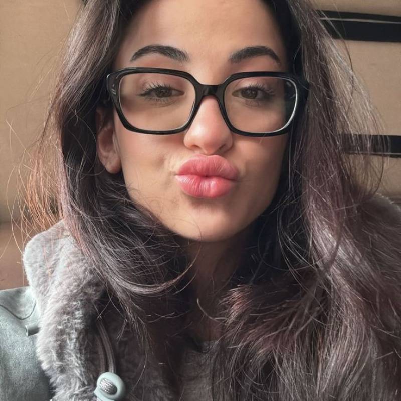 Cale Grey, 32, Remagen