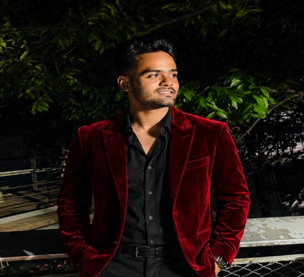 Noyon, 25, Carrigaline