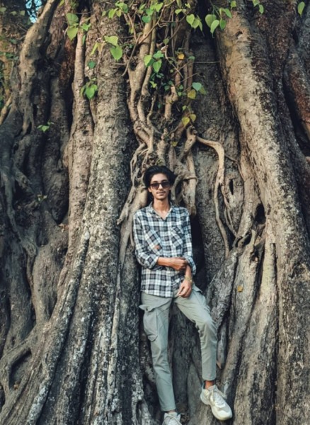 Riyad, 22, Canillo