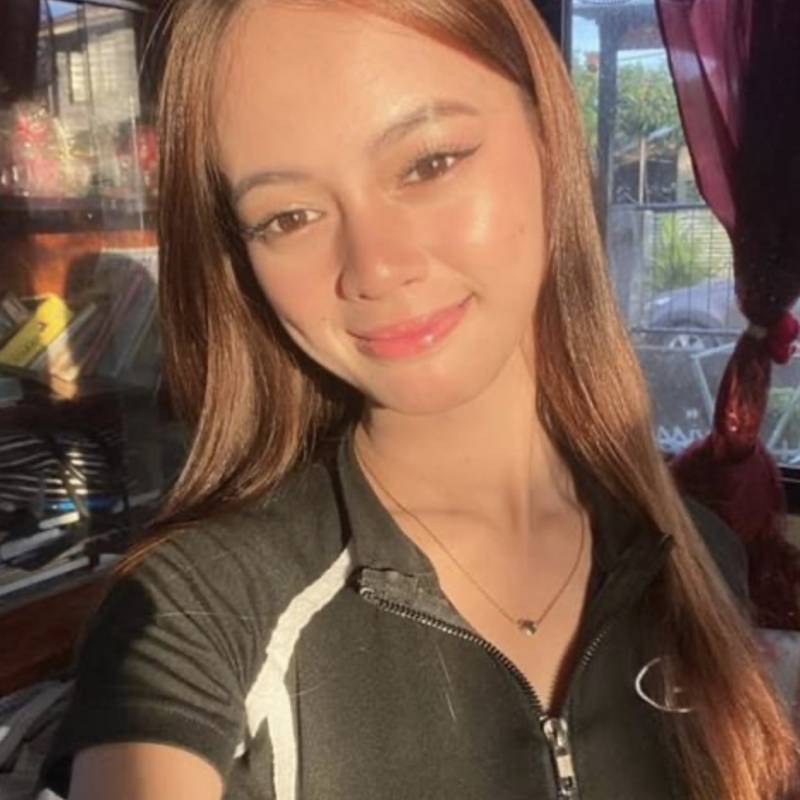 Sharon, 40, Vtukru