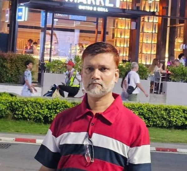 Khurshed Hayat, 46, Bauta