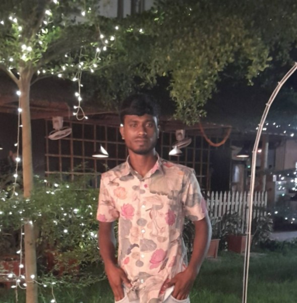 Hossain, 27, Gambla
