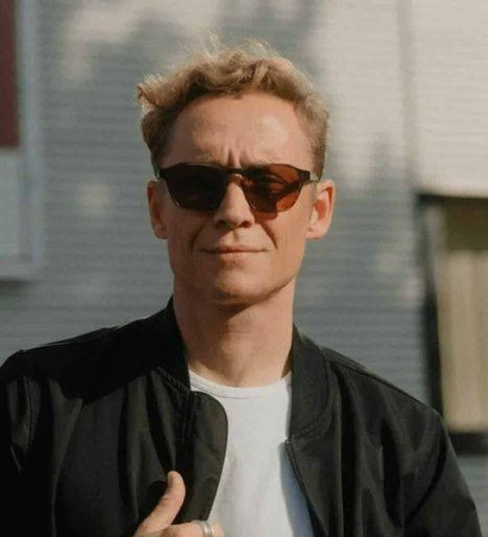 Oliver Horton, 45, Gaojiayingcun