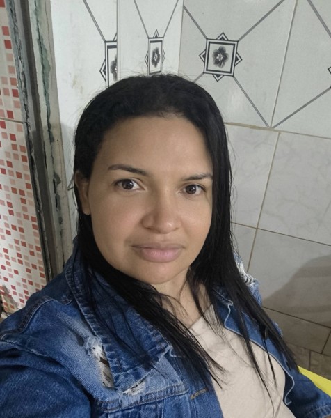 Valdirene, 32, UAE