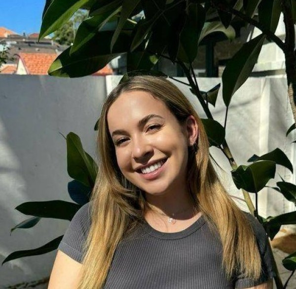 Jenna, 26, Zombo