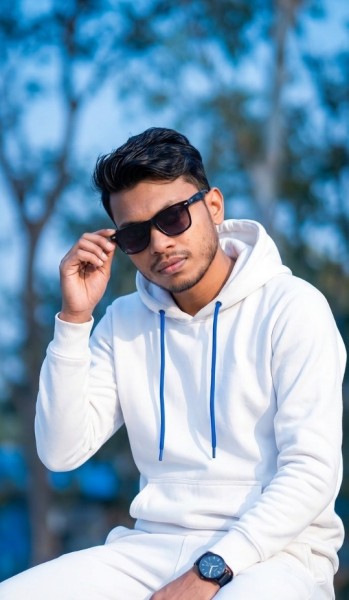 Megh, 29, Pardanjan