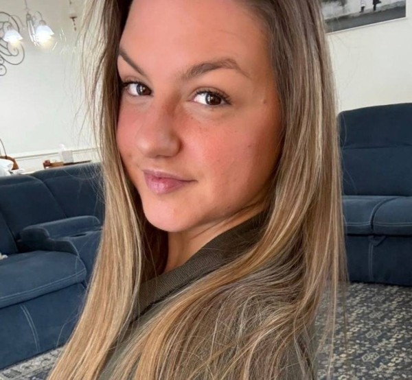 Olivia, 23, Colton