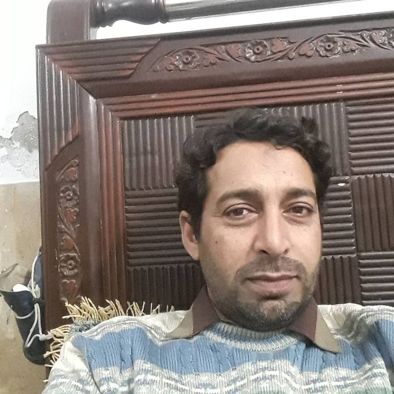 Aamir, 34, Guernsey