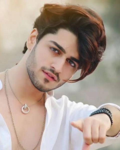 Robin khan, 26, Danbury